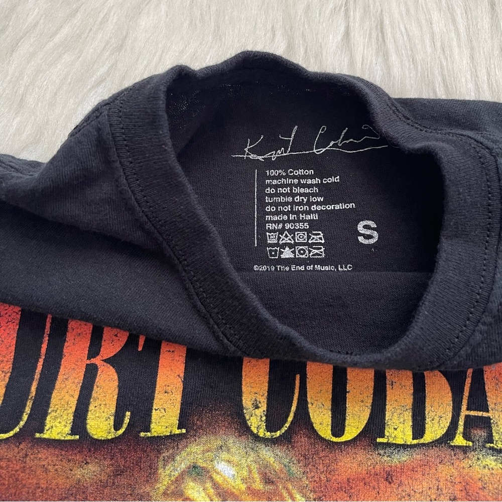 Kurt Cobain Black Short Sleeve Graphic Crew Neck T-Shirt Athleisure Size Small - Picture 2 of 7